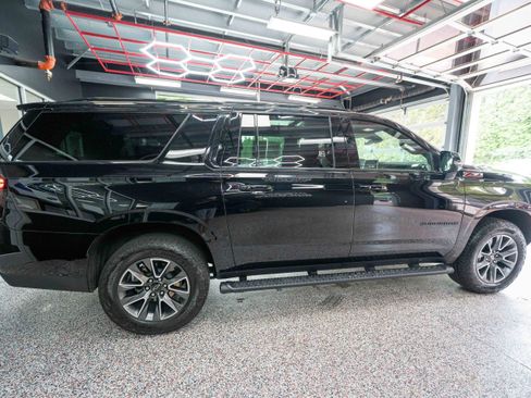 Used 2024 Chevrolet Suburban Z71 w/ Luxury Package AWD/4WD image 4