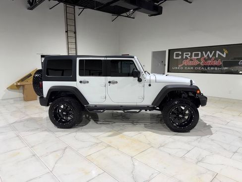 Used 2015 Jeep Wrangler Unlimited Sport w/ Quick Order Package 24S AWD/4WD image 7