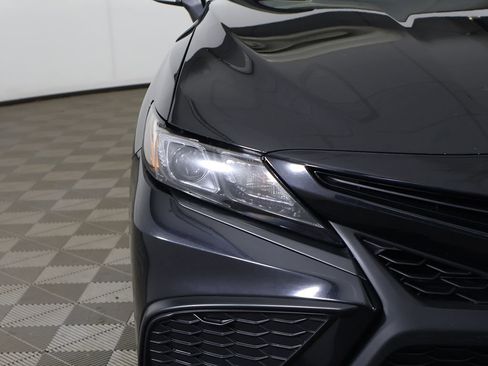 Used 2024 Toyota Camry SE image 12