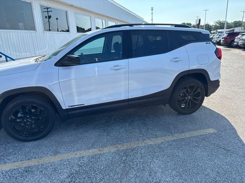 Used 2019 GMC Terrain SLE w/ Driver Convenience Package AWD/4WD image 9