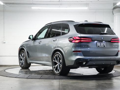 Used 2026 BMW X5 xDrive50e w/ M Sport Package AWD/4WD image 4
