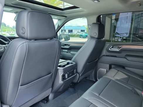 Used 2025 GMC Sierra 1500 Denali w/ Denali Reserve Package AWD/4WD image 17