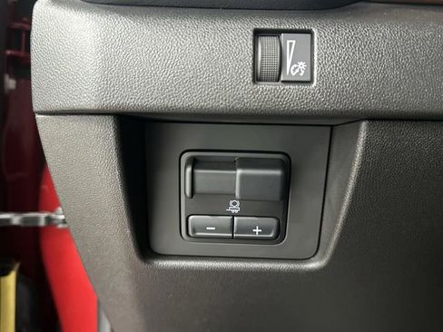 Used 2023 GMC Canyon AT4 image 28