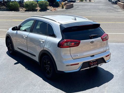 Used 2019 Kia Niro EX Premium w/ Sunroof Package FWD image 40