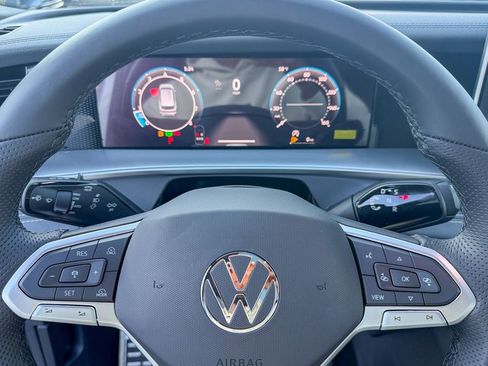 New 2026 Volkswagen Tiguan SE R-Line FWD image 16