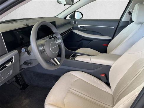 Used 2025 Hyundai Sonata SEL FWD image 9