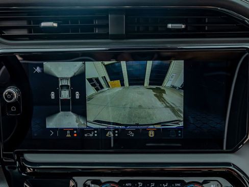 Used 2025 GMC Sierra 2500 AT4X image 25