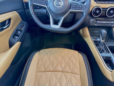 Used 2022 Nissan Sentra SV w/ SV Premium Package image 25