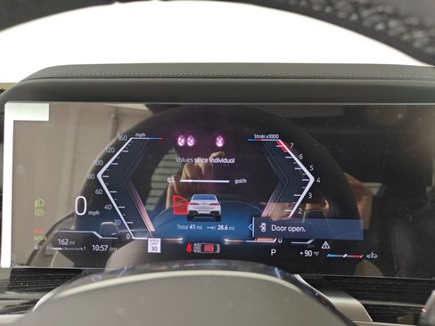 Used 2025 BMW 740i w/ Executive Package image 19