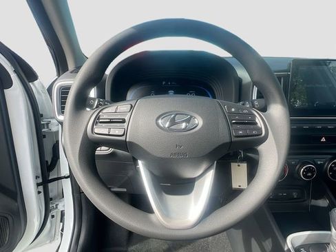 New 2026 Hyundai Venue SE FWD image 11