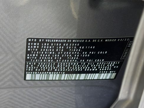 Used 2023 Volkswagen Tiguan SE FWD image 12