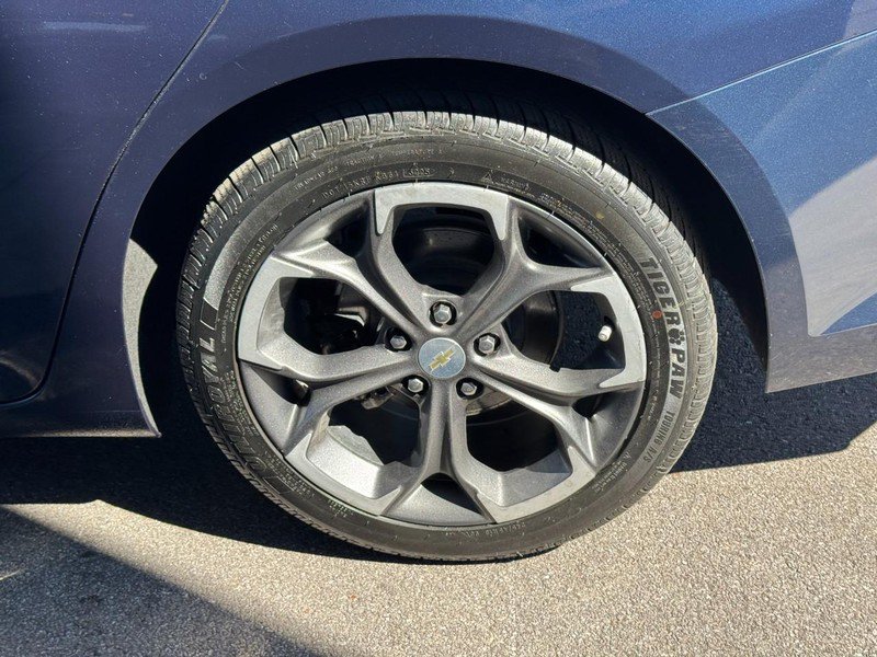 Used 2022 Chevrolet Malibu LT FWD image 7