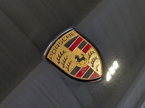 New 2026 Porsche Macan image 13