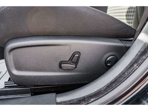 Used 2023 Dodge Charger GT image 9