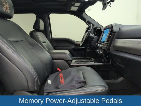 Used 2022 Ford F250 Lariat w/ Black Appearance Package AWD/4WD image 15