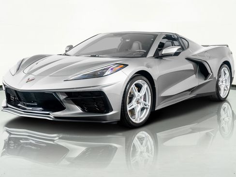 Used 2023 Chevrolet Corvette Stingray Coupe w/ Z51 Performance Package image 21