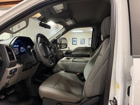 Used 2022 Ford F350 XL w/ Power Equipment Group image 9