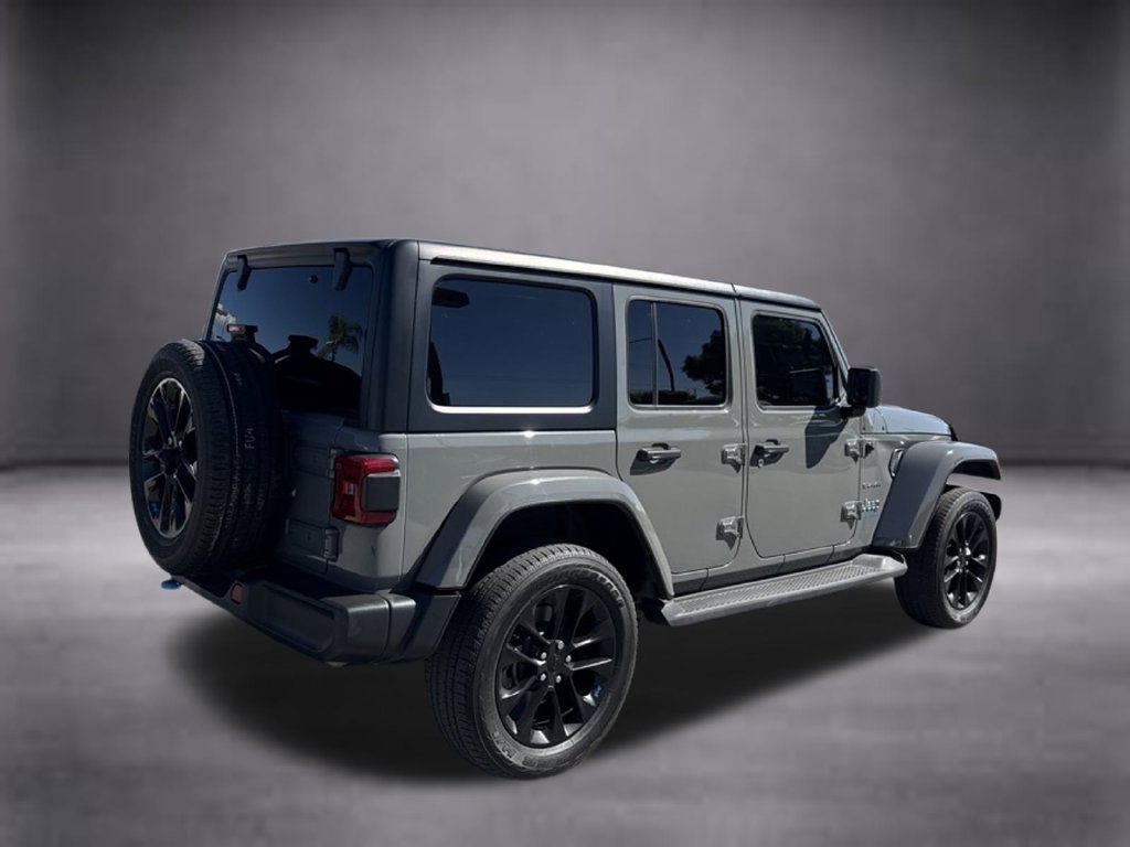 Used 2023 Jeep Wrangler Unlimited Sahara AWD/4WD image 4