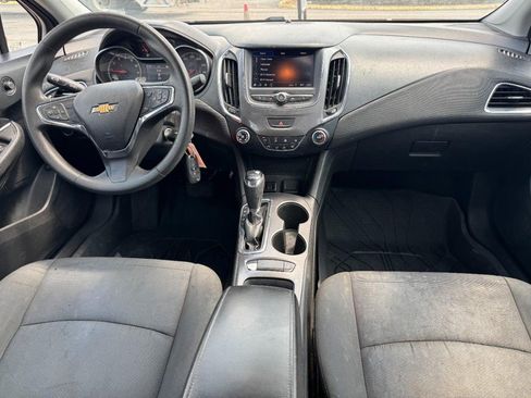 Used 2019 Chevrolet Cruze LS w/ LS Convenience Package FWD image 13