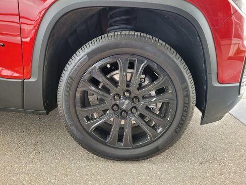 Used 2022 GMC Acadia SLE w/ Driver Convenience Package FWD image 39