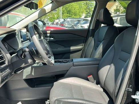 Certified 2023 Nissan Rogue SV w/ SV Premium B Package AWD/4WD image 8