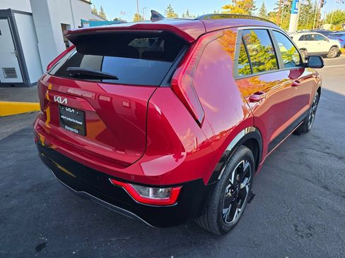 Certified 2023 Kia Niro Wind w/ Wind Preserve Package FWD image 4