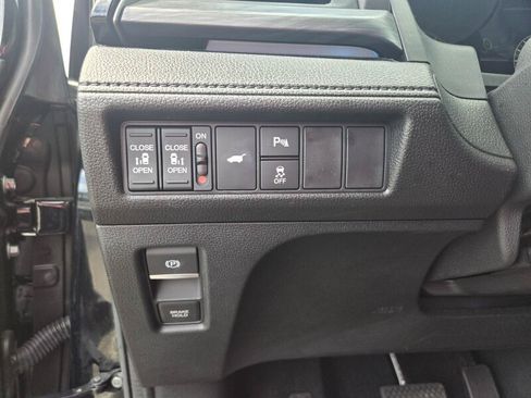 Used 2025 Honda Odyssey Elite image 14
