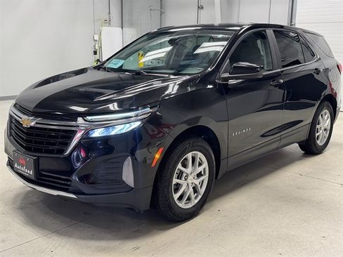 Used 2023 Chevrolet Equinox LT w/ Driver Convenience Package AWD/4WD image 3