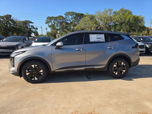 New 2026 Kia Sportage LX FWD image 5