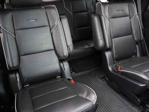 Used 2021 Cadillac Escalade Premium Luxury w/ LPO, Illumination Package image 20