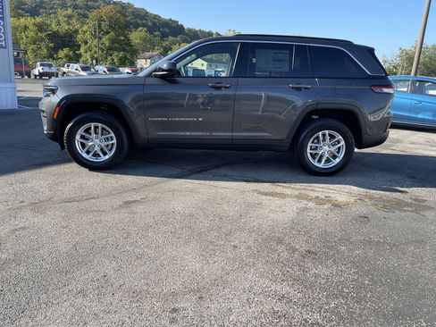 New 2025 Jeep Grand Cherokee Laredo X image 3