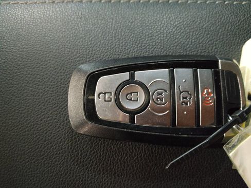 Used 2020 Ford Escape SEL FWD image 32