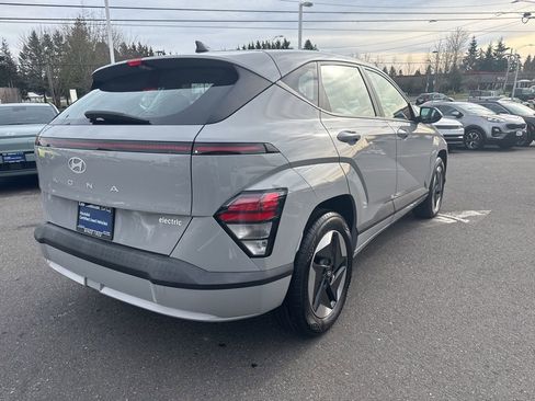 Certified 2024 Hyundai Kona SE FWD image 6
