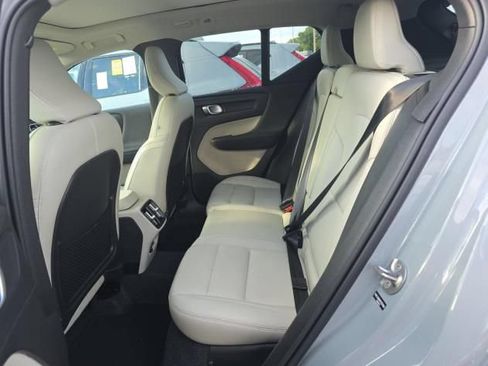 Used 2026 Volvo XC40 B5 Plus AWD/4WD image 6