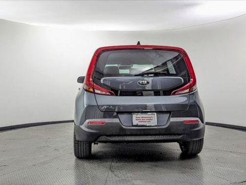Used 2020 Kia Soul LX FWD image 7