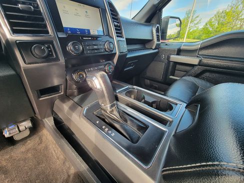 Used 2019 Ford F150 XLT w/ Equipment Group 302A Luxury AWD/4WD image 24