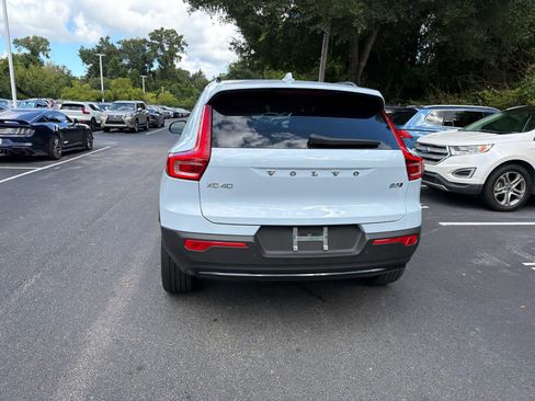 Used 2024 Volvo XC40 B5 Ultimate w/ Protection Package Premier AWD/4WD image 12