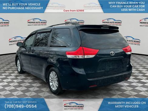 Used 2012 Toyota Sienna XLE image 7