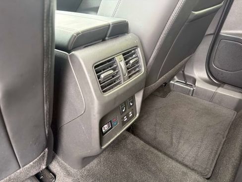 Used 2026 Nissan Rogue Platinum w/ Platinum Premium Package AWD/4WD image 16