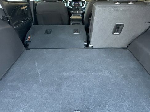 Used 2024 GMC Terrain SLE image 15