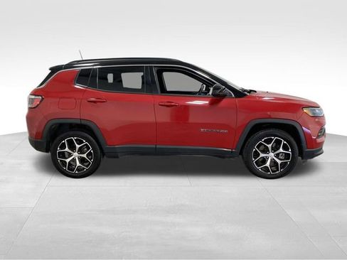 Used 2024 Jeep Compass Limited image 2