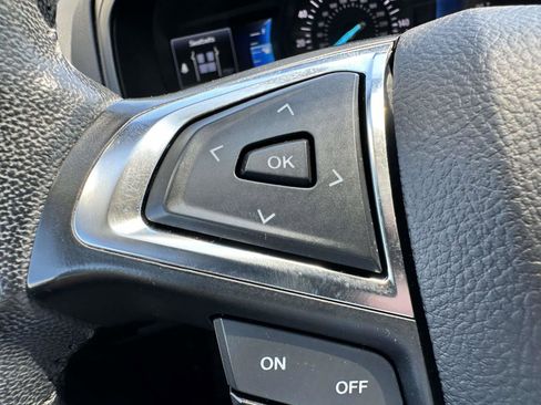 Used 2023 Ford Edge SEL image 17