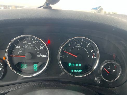 Used 2016 Jeep Wrangler Unlimited Sahara w/ Connectivity Group image 14