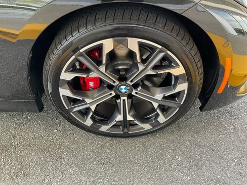 New 2026 BMW 330i Sedan w/ M Sport Package image 25