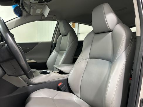 Used 2022 Toyota Venza XLE AWD/4WD image 25