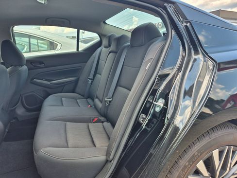 Used 2023 Nissan Altima 2.5 SV FWD image 14