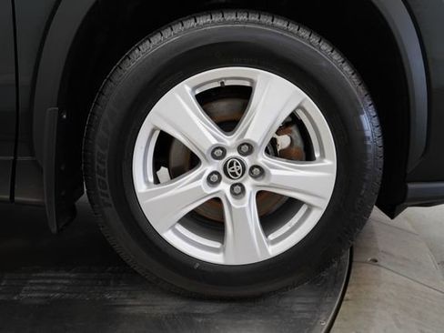 Used 2024 Toyota Highlander LE AWD/4WD image 89