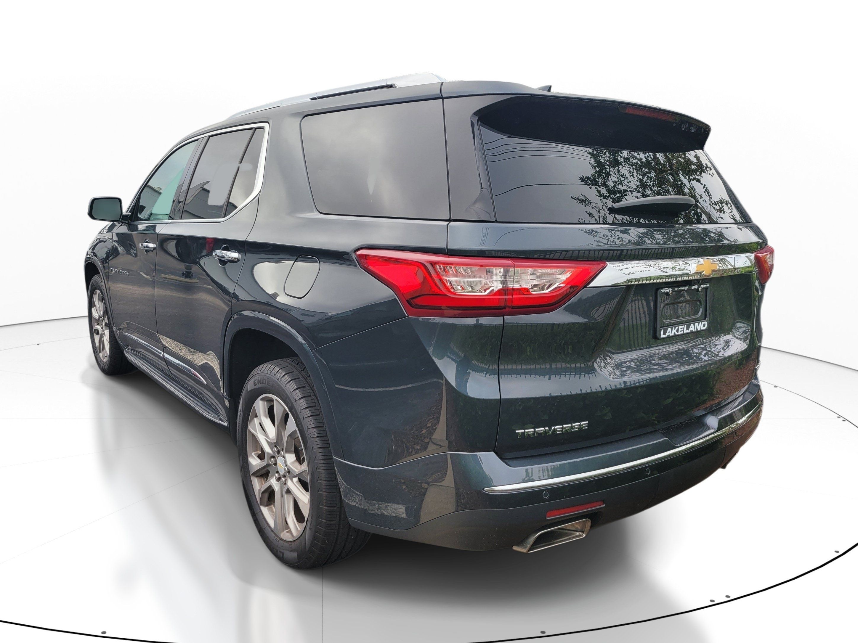 Used 2019 Chevrolet Traverse Premier w/ Driver Confidence II Package FWD image 6