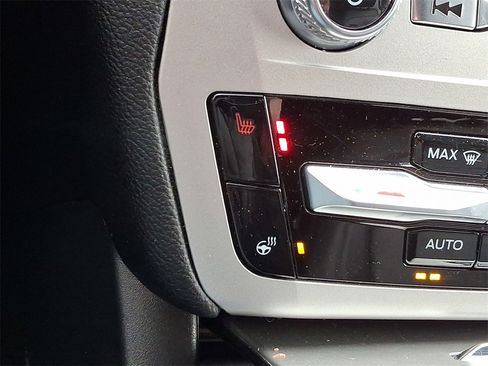 Used 2022 Ford Explorer XLT w/ Equipment Group 202A image 26