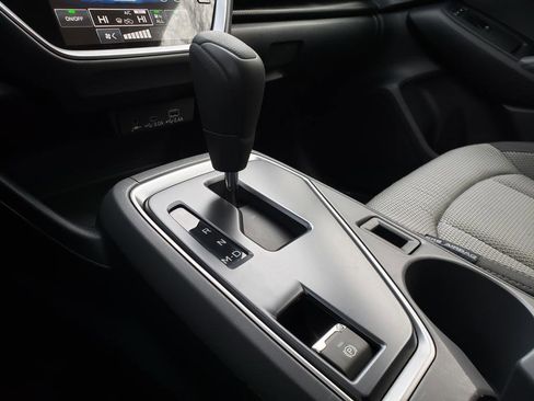 Used 2024 Subaru Crosstrek 2.0i Premium image 24